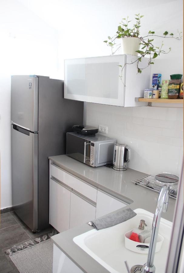 Boutique Apartment "Facing The Sea" Haifa Ruang foto