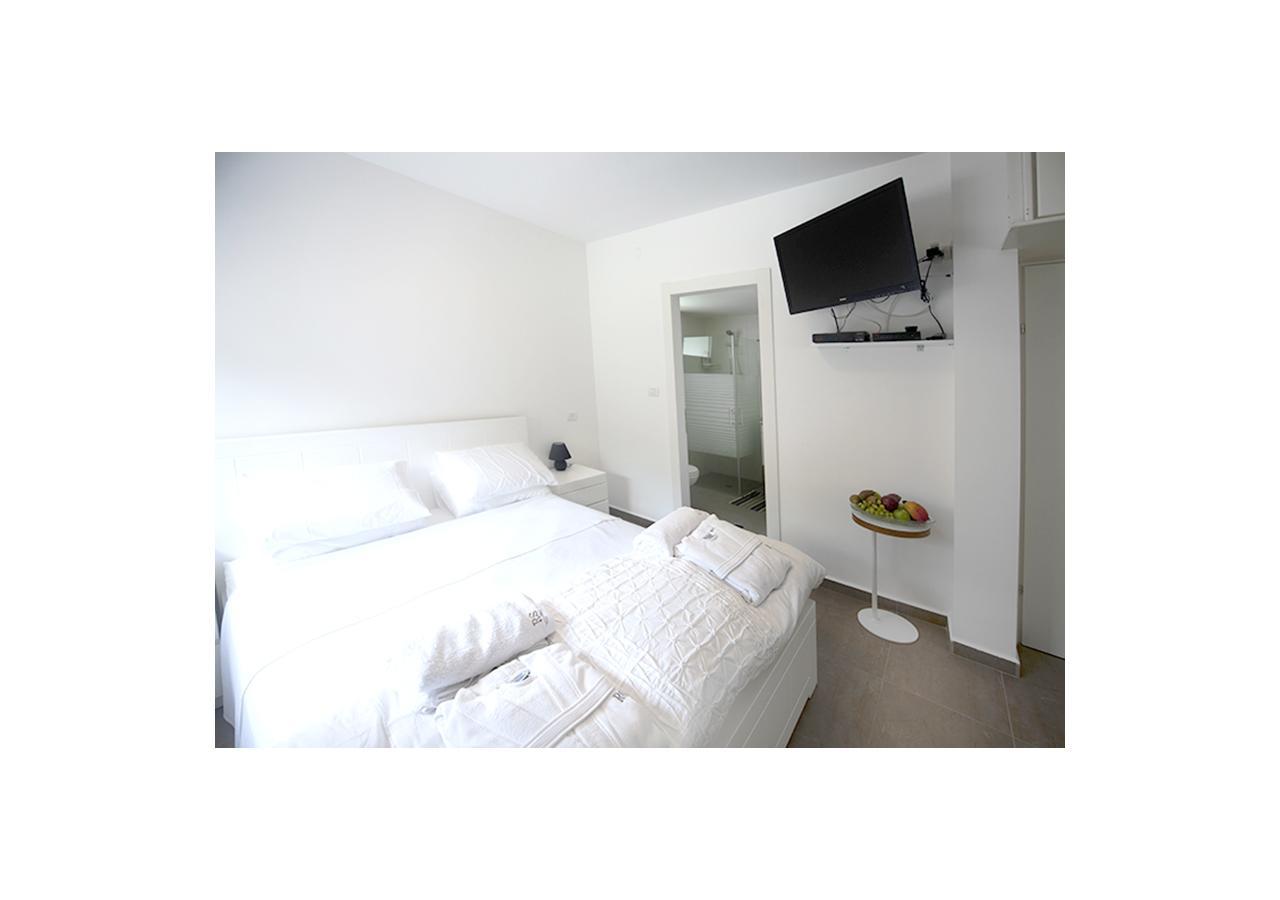 Boutique Apartment "Facing The Sea" Haifa Bagian luar foto