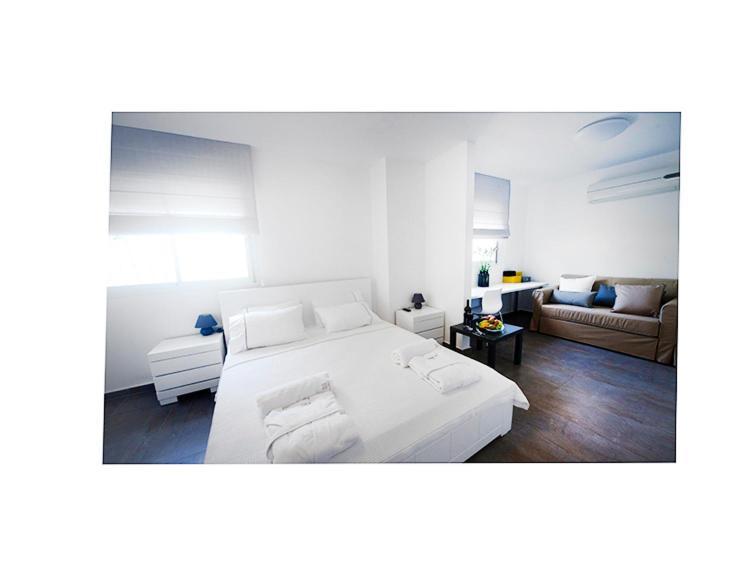 Boutique Apartment "Facing The Sea" Haifa Bagian luar foto